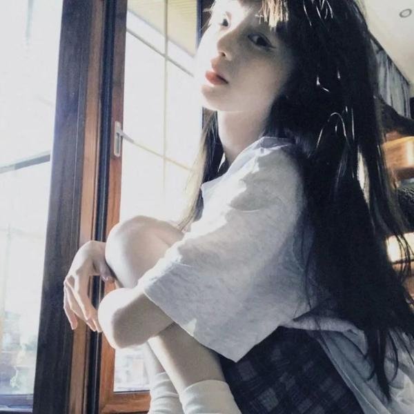 背鸭子的男孩